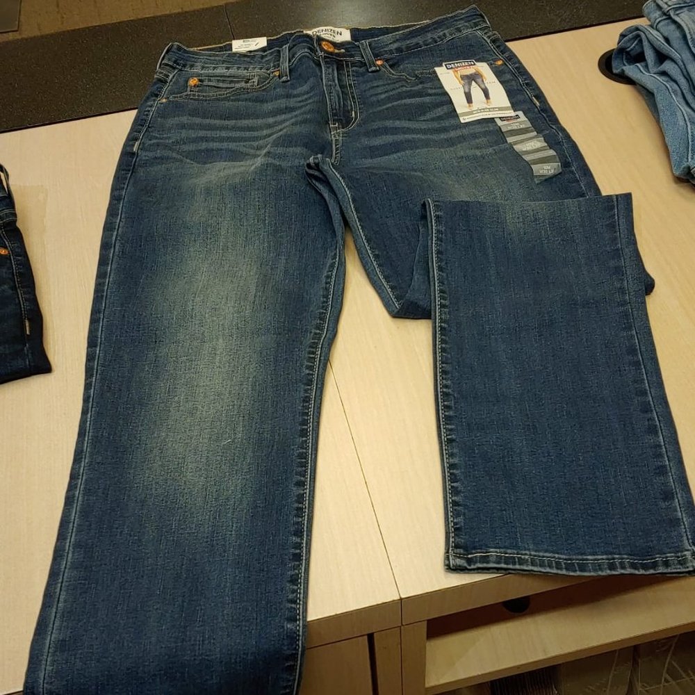 DENIZEN Levi's ® Women's High-Rise Super Skinny Jea… - Picture 4 of 9